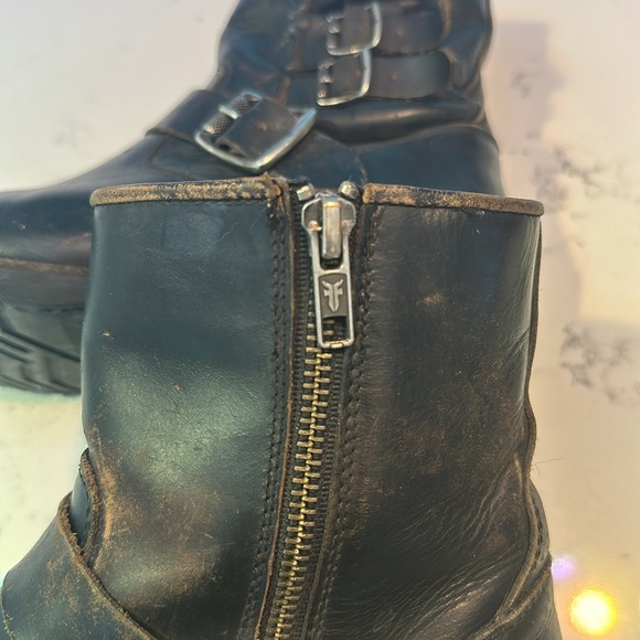 Frye Kelly Veronica distressed leather ankle moto boots black buckle 8.5 - Picture 4 of 10